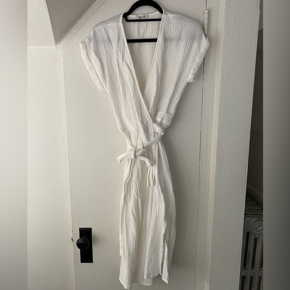 FAM Brands White Cotton Gauze Wrap Dress Bathingsuit CoverUp - Picture 1 of 8